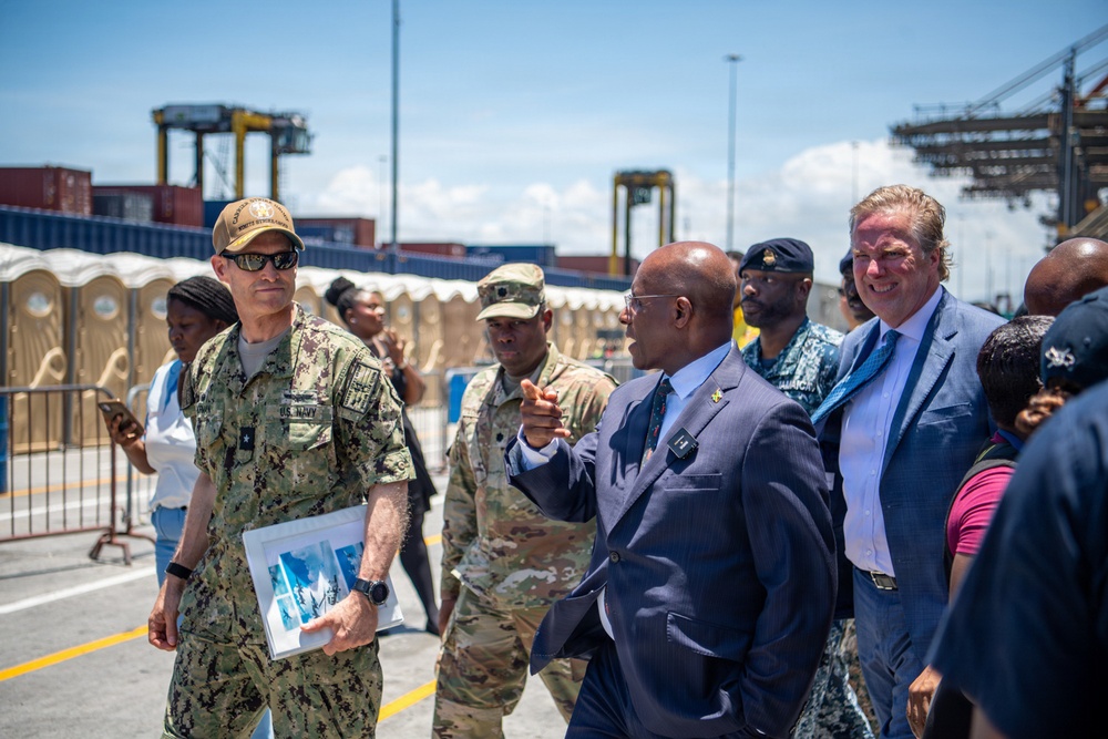Nimitz Pulls into Jamaica for a Scheduled Port Visit