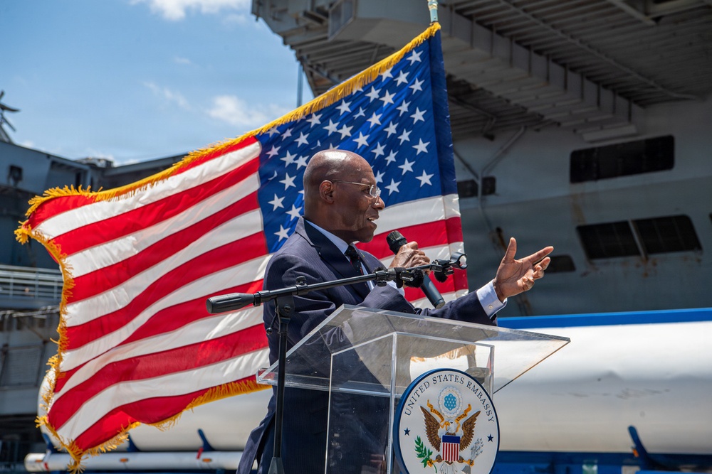 Nimitz Pulls into Jamaica for a Scheduled Port Visit