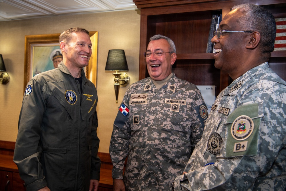 Dominican Republic Government and Military Leaders Visit Nimitz