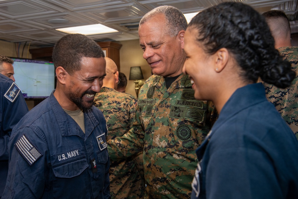 Dominican Republic Government and Military Leaders Visit Nimitz
