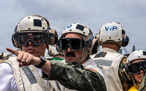 Dominican Republic Government and Military Leaders Visit Nimitz
