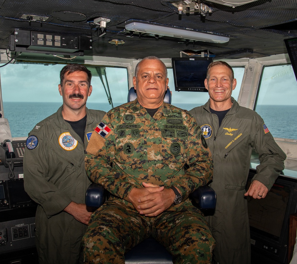 Dominican Republic Government and Military Leaders Visit Nimitz