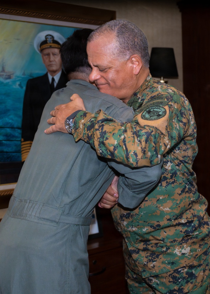 Dominican Republic Government and Military Leaders Visit Nimitz