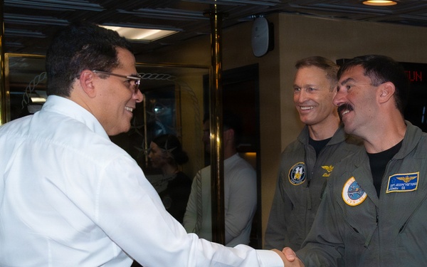 Dominican Republic Government and Military Leaders Visit Nimitz