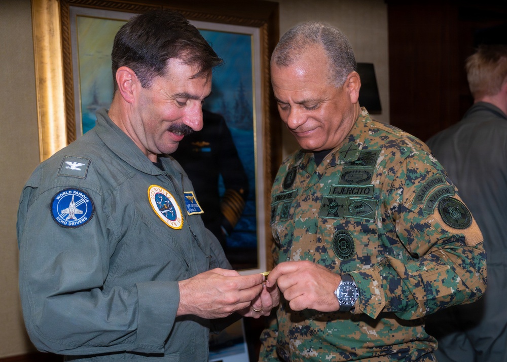 Dominican Republic Government and Military Leaders Visit Nimitz