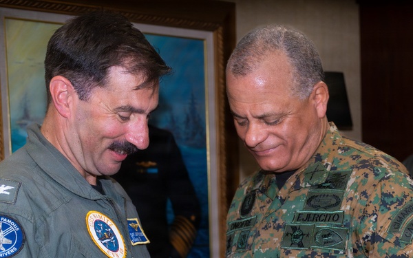 Dominican Republic Government and Military Leaders Visit Nimitz