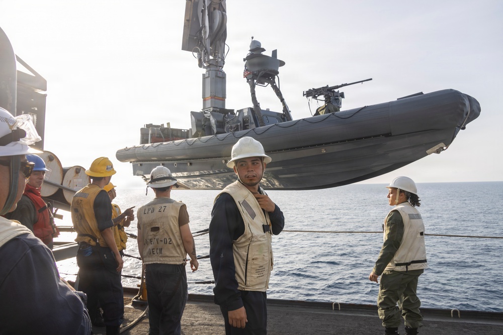 11th MEU Marines, Sailors Conduct Small Boat Operations Aboard USS Portland