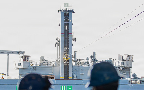 George Washington Conducts Fueling at Sea