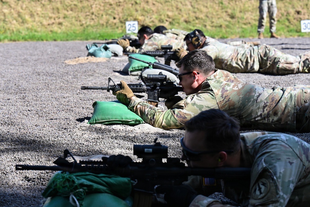 HHB, MDC-E USAG-Wiesbaden Complete M4 Carbine Qualification