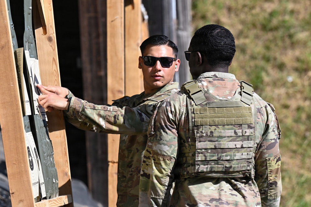 HHB, MDC-E USAG-Wiesbaden Complete M4 Carbine Qualification