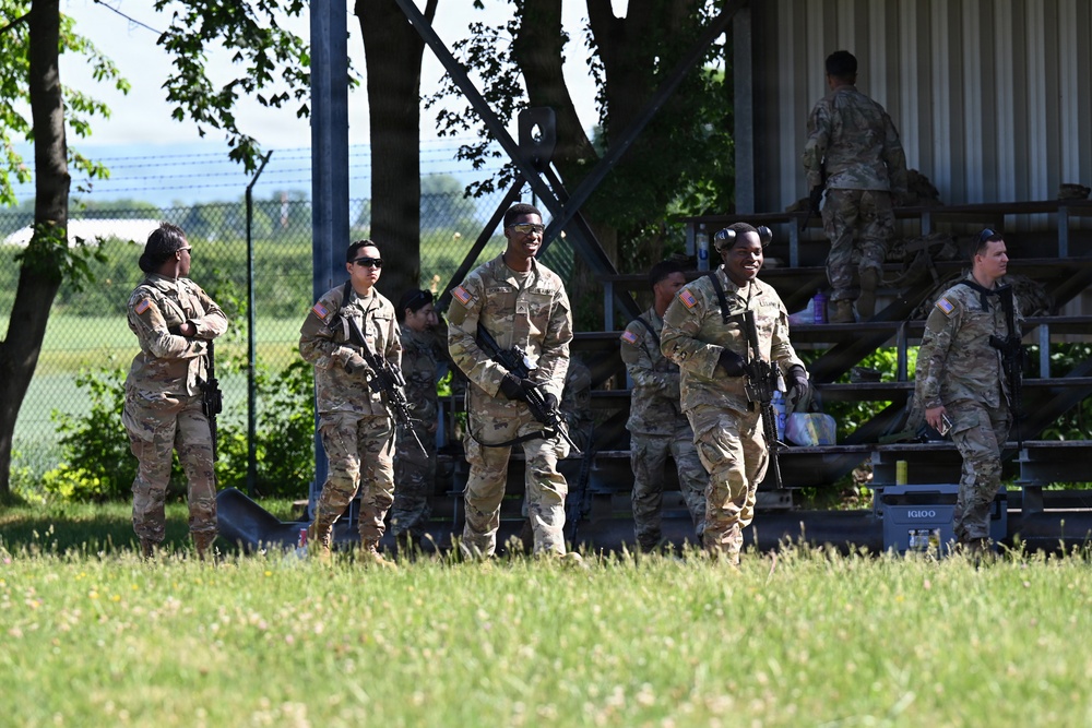 HHB, MDC-E USAG-Wiesbaden Complete M4 Carbine Qualification