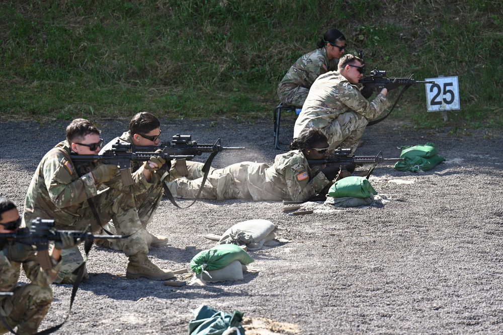 HHB, MDC-E USAG-Wiesbaden Complete M4 Carbine Qualification