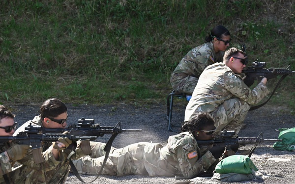 HHB, MDC-E USAG-Wiesbaden Complete M4 Carbine Qualification