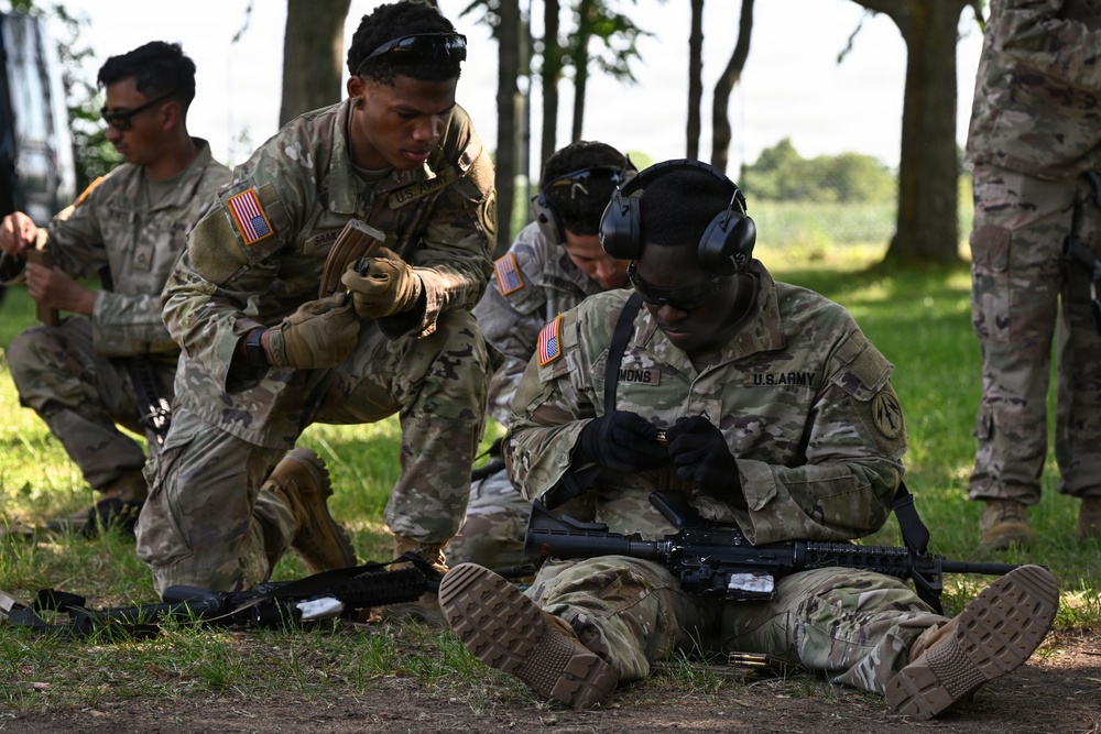 HHB, MDC-E USAG-Wiesbaden Complete M4 Carbine Qualification