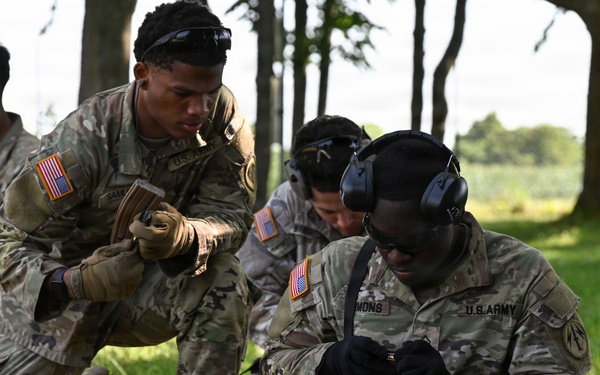 HHB, MDC-E USAG-Wiesbaden Complete M4 Carbine Qualification