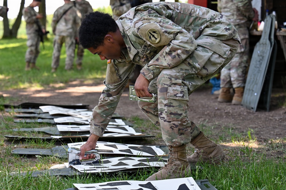 HHB, MDC-E USAG-Wiesbaden Complete M4 Carbine Qualification