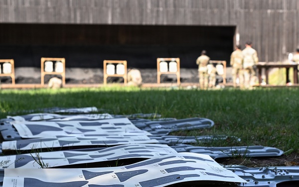 HHB, MDC-E USAG-Wiesbaden Complete M4 Carbine Qualification