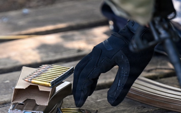 HHB, MDC-E USAG-Wiesbaden Complete M4 Carbine Qualification