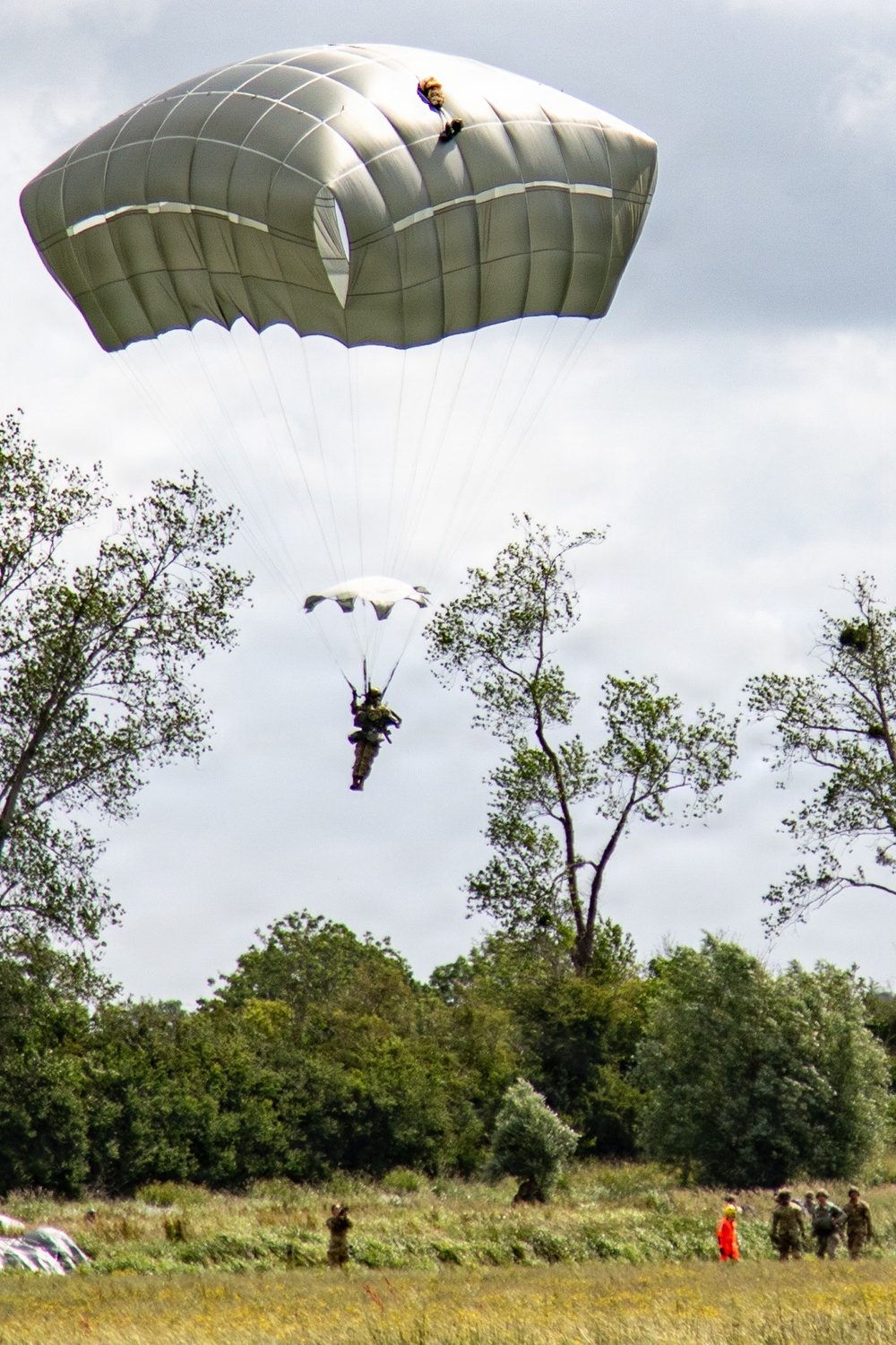 US, Allied paratroopers jump at historic drop zone in Normandy for D-Day 82
