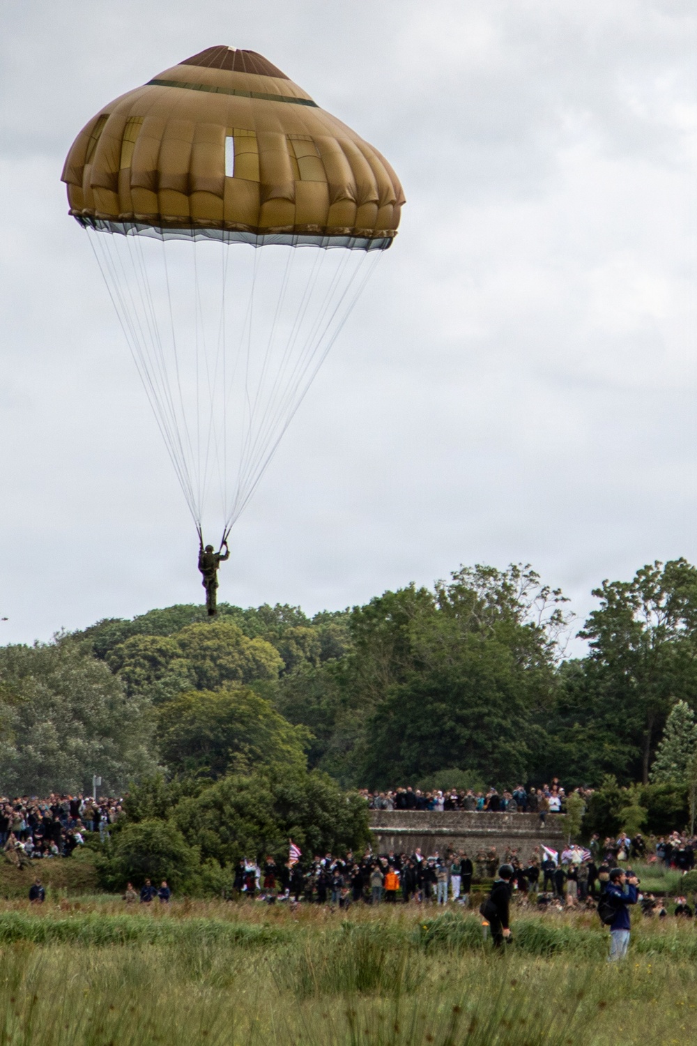 US, Allied paratroopers jump at historic drop zone in Normandy for D-Day 82