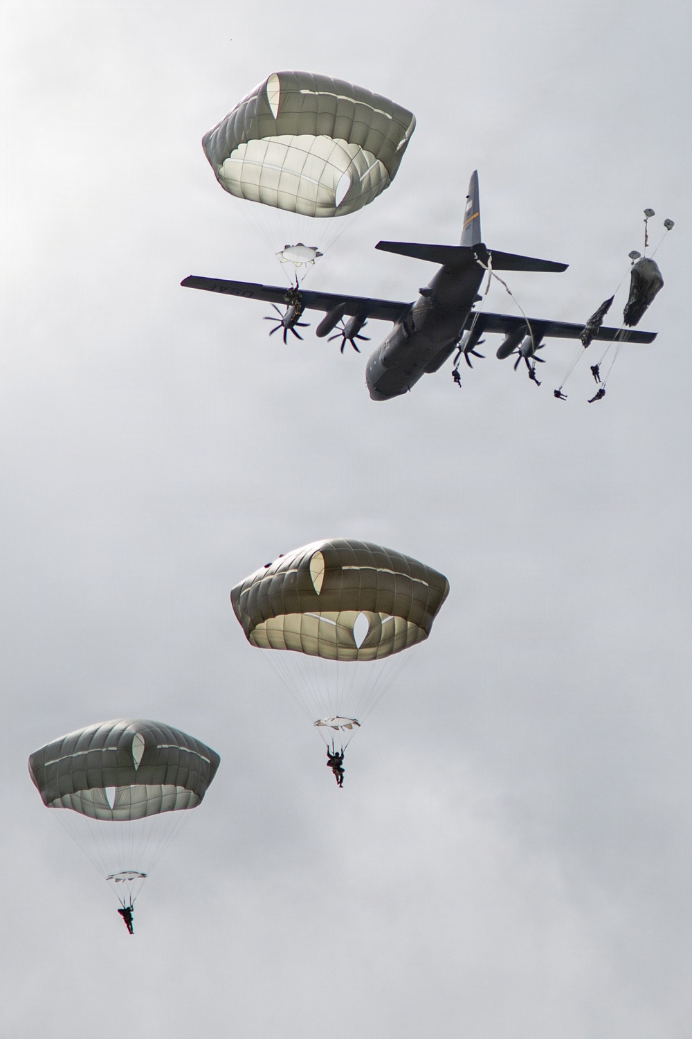 US, Allied paratroopers jump at historic drop zone in Normandy for D-Day 82