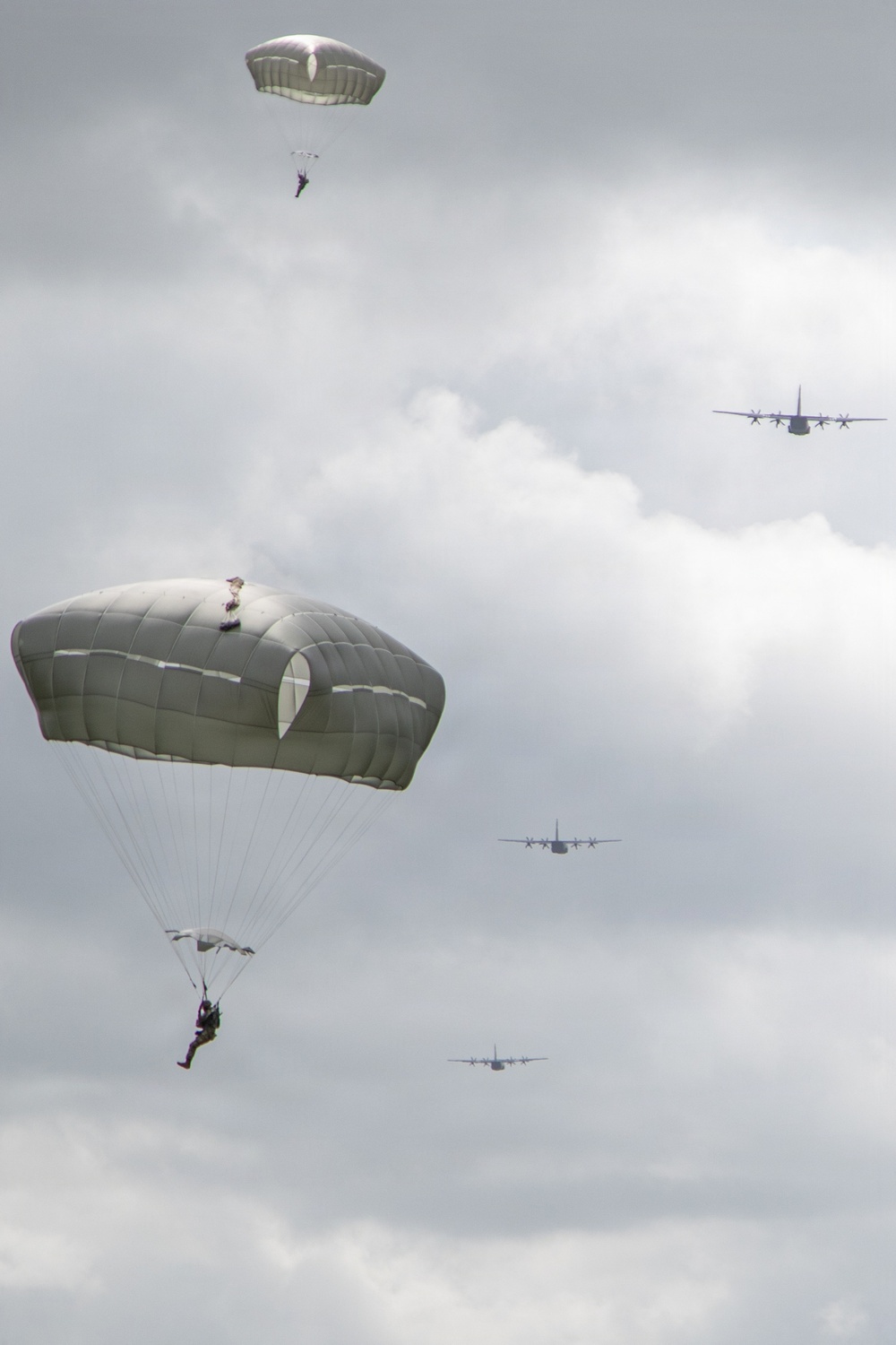 US, Allied paratroopers jump at historic drop zone in Normandy for D-Day 82