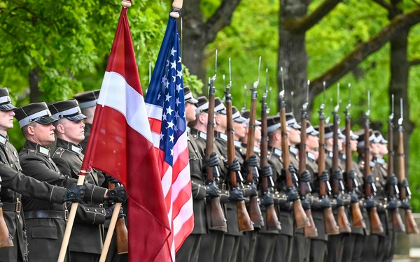 Nordhaus, Raines, adjutants general visit National Guard Baltic partners