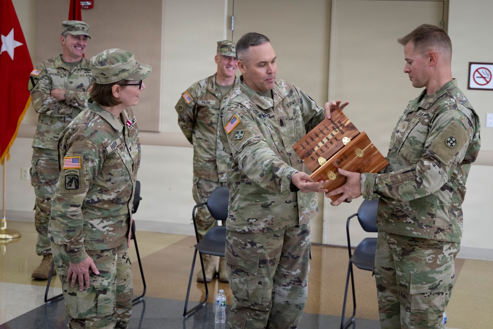 354TH QUARTERMASTER GROUP HOLDS CHANGE OF COMMAND