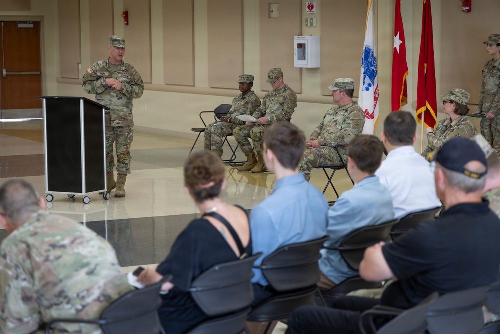 354TH QUARTERMASTER GROUP HOLDS CHANGE OF COMMAND
