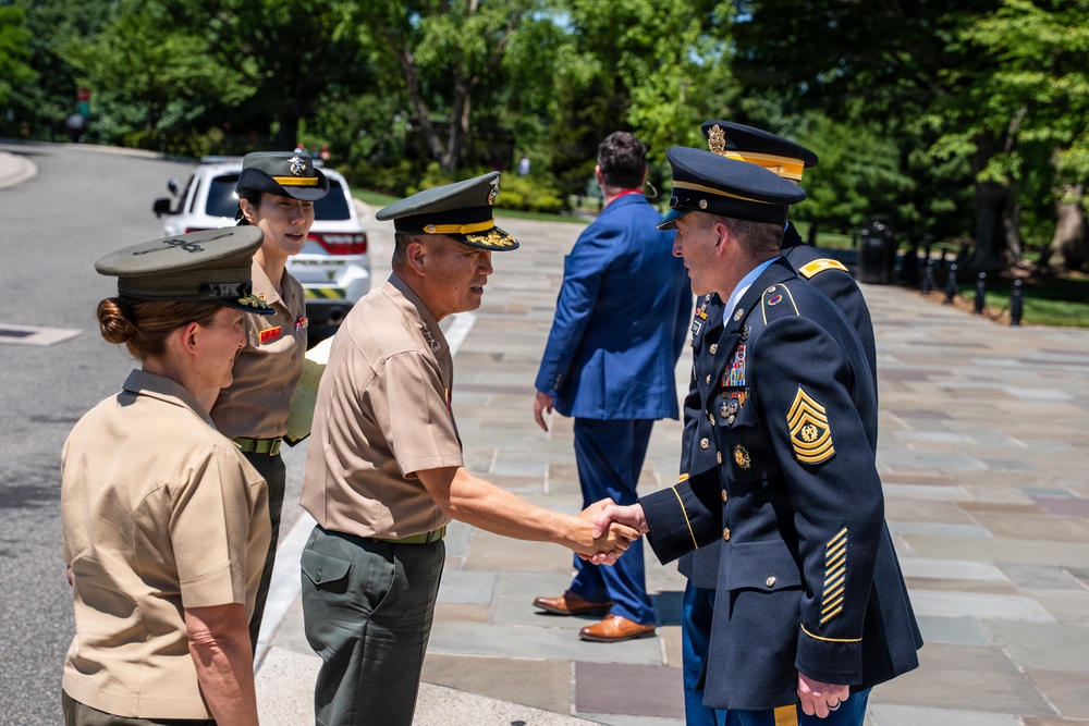 Republic of Korea Marine Corps Commandant Lt. Gen. Ju Il-Suk Visits ANC