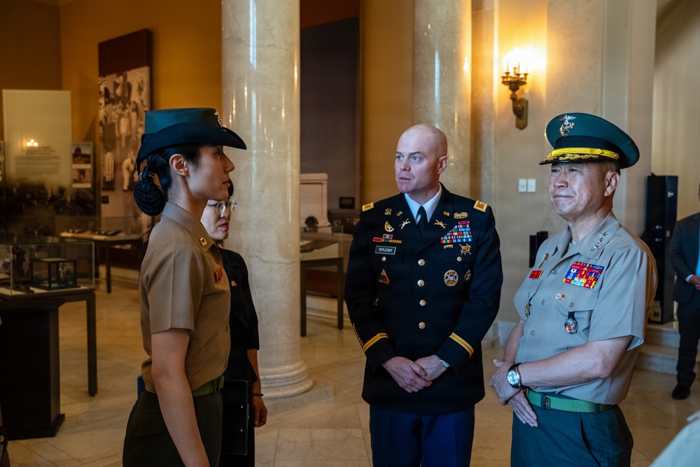 Republic of Korea Marine Corps Commandant Lt. Gen. Ju Il-Suk Visits ANC