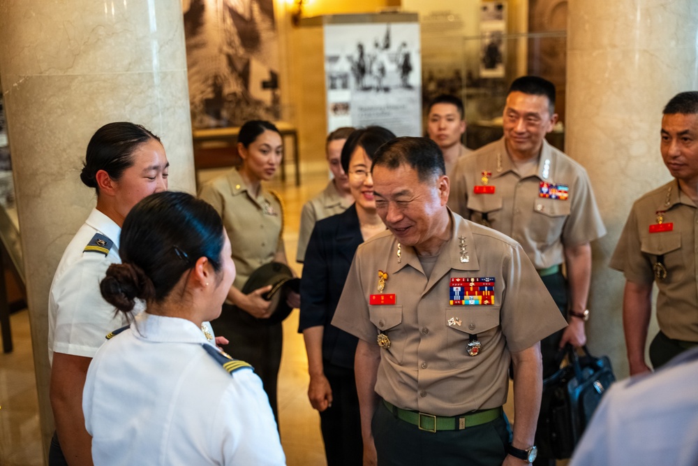 Republic of Korea Marine Corps Commandant Lt. Gen. Ju Il-Suk Visits ANC