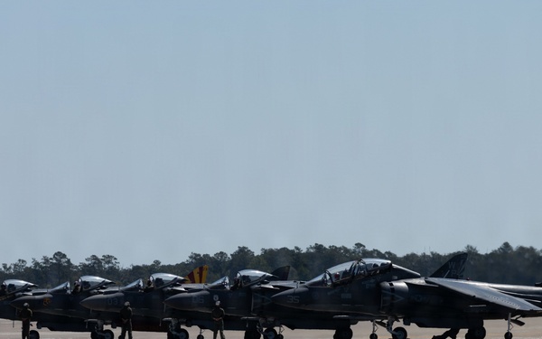 The 38th Assistant Commandant of the Marine Corps tours Marine Corps Air Station Cherry Point