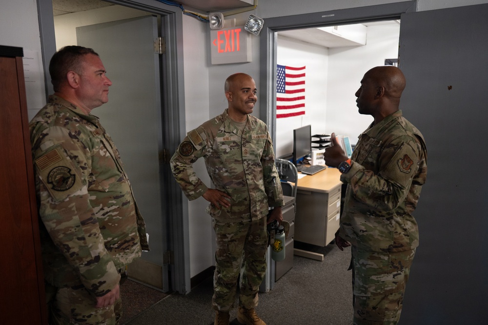 AFRC Command Chief visits Niagara