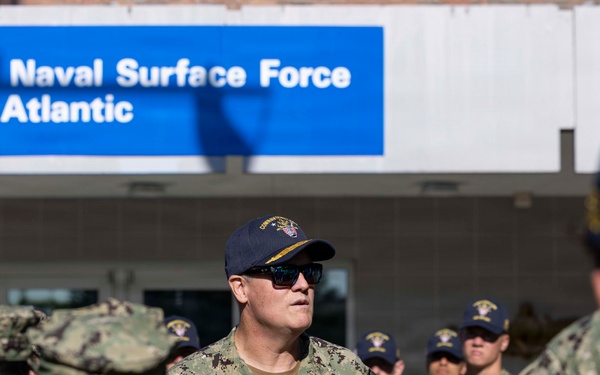 SURFLANT Speaks to Midshipmen During Protramid