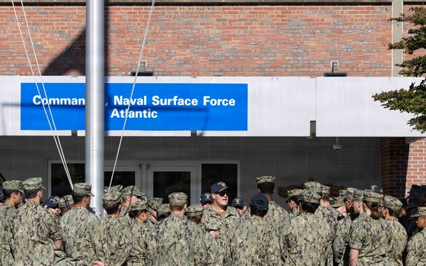 SURFLANT Speaks to Midshipmen During PROTRAMID