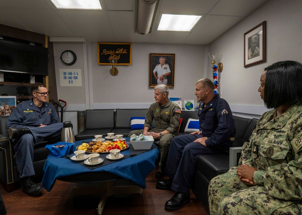 COMPACFLT visits USS Stockdale