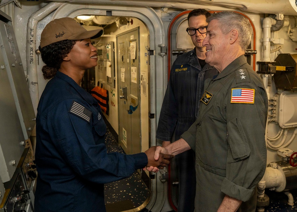 COMPACFLT visits USS Stockdale