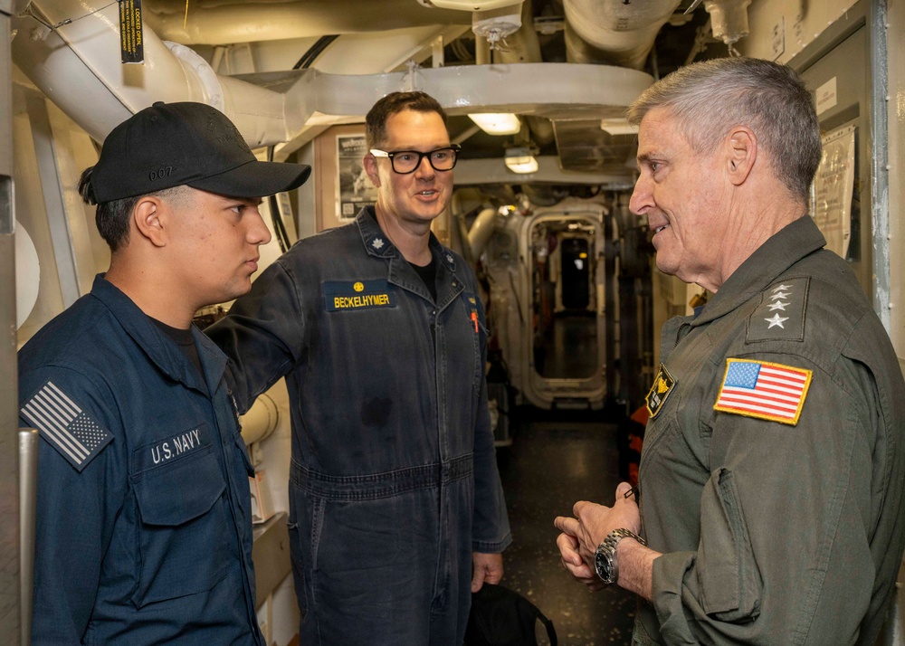 COMPACFLT visits USS Stockdale