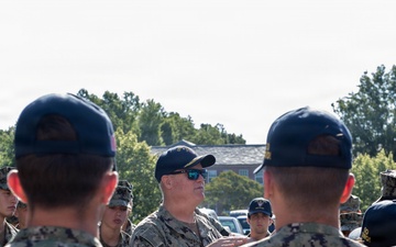 SURFLANT Speaks to Midshipmen During PROTRAMID