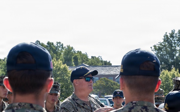 SURFLANT Speaks to Midshipmen During PROTRAMID