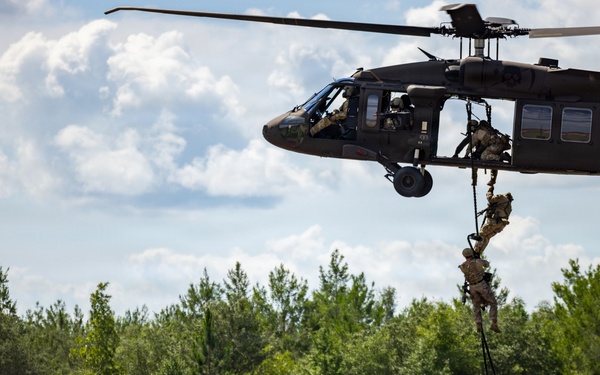 7th Special Forces Group (Airborne) opens Red Empire Week with ceremony, capabilities exercise
