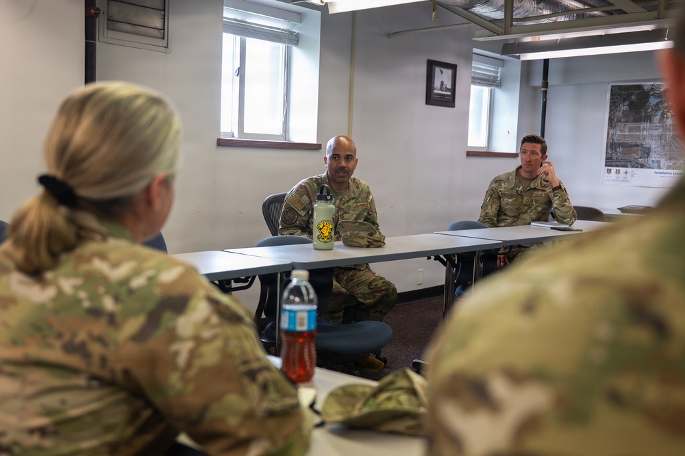 AFRC command chief visits Niagara
