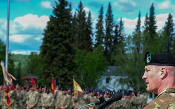 Arctic Angels Mark Leadership Transition at 1/11 Change of Command