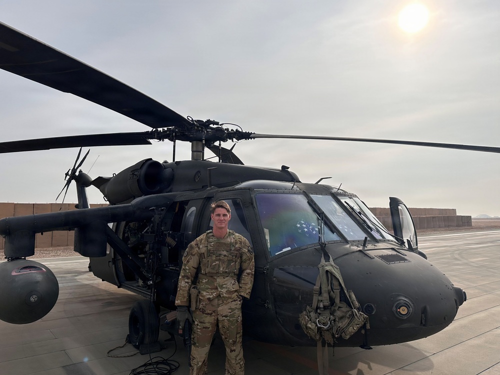 Illinois Army National Guard Aviator Wins Gen. Douglas MacArthur Leadership Award