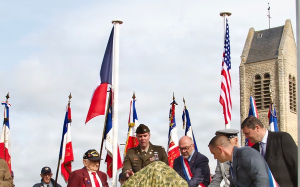 Last WWII veteran of 90th Infantry Division speaks at monument unveiling