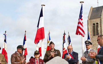 Last WWII veteran of 90th Infantry Division speaks at monument unveiling