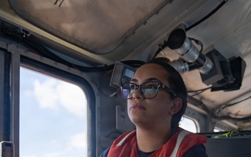 Coast Guard Station Maui conducts helicopter operations