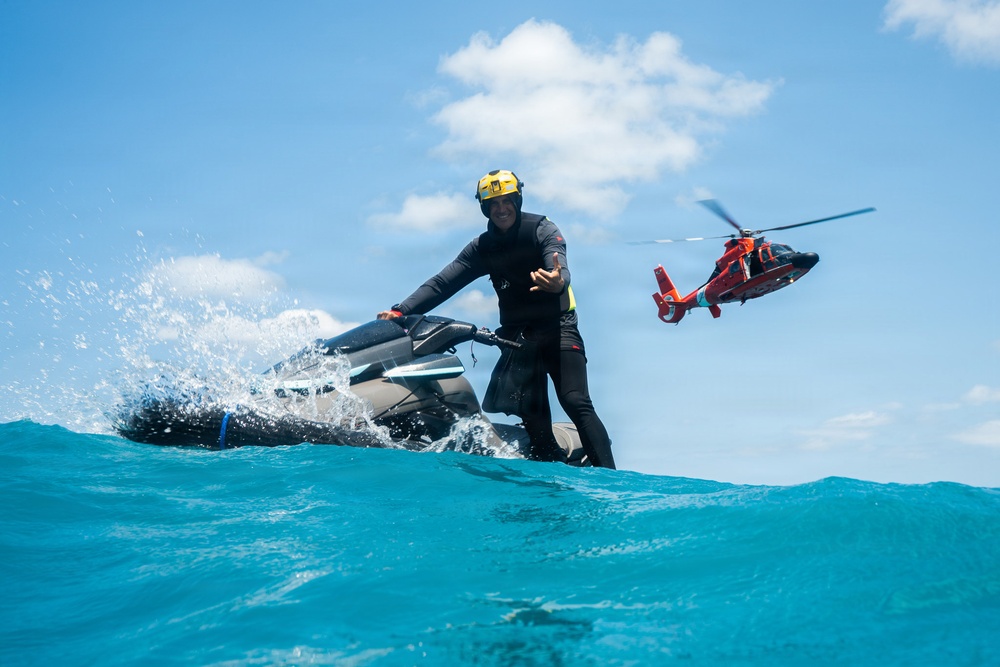 Coast Guard Air Station Barbers Point conducts rescue watercraft training