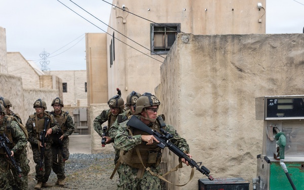 CORTRAMID: NROTC Midshipmen participate in infantry immersion trainer